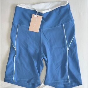Wilo Blue Bike Shorts with Elastic Waistband and Fitted Style